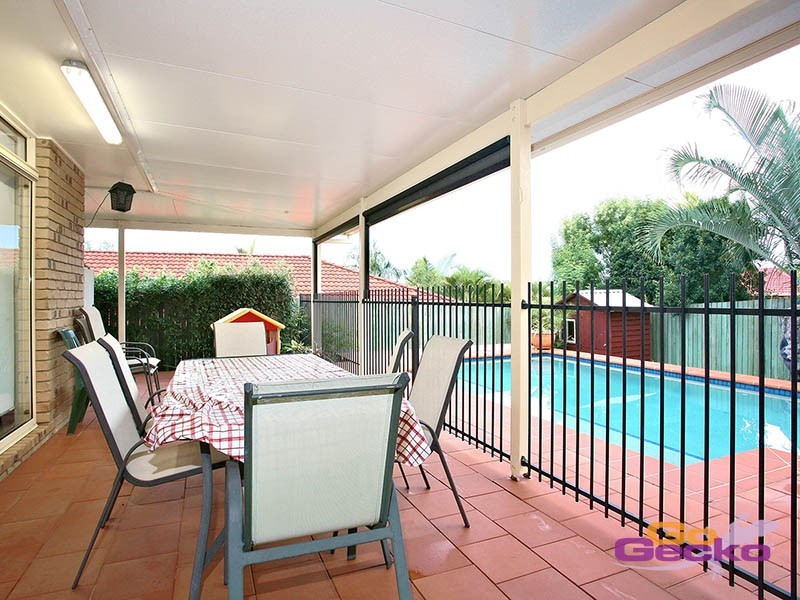 5 Piccadilly Place, Carindale QLD 4152