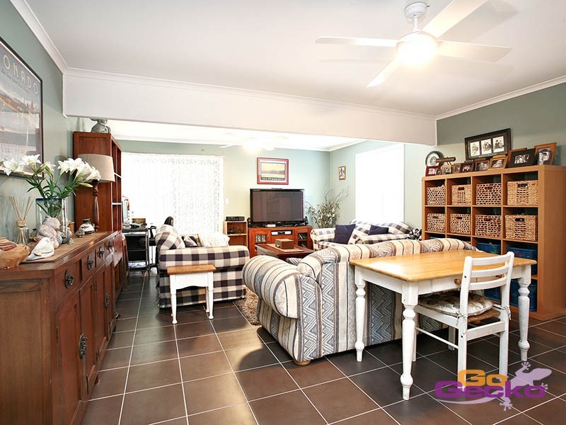 395 Winstanley Street, Carindale QLD 4152