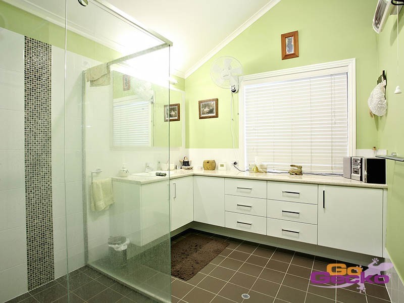 395 Winstanley Street, Carindale QLD 4152