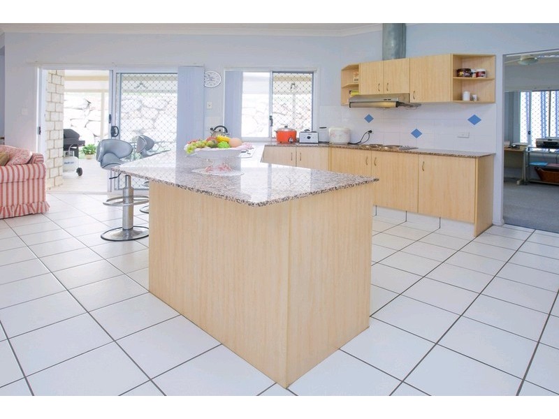 4 Brossard Court, Mansfield QLD 4122