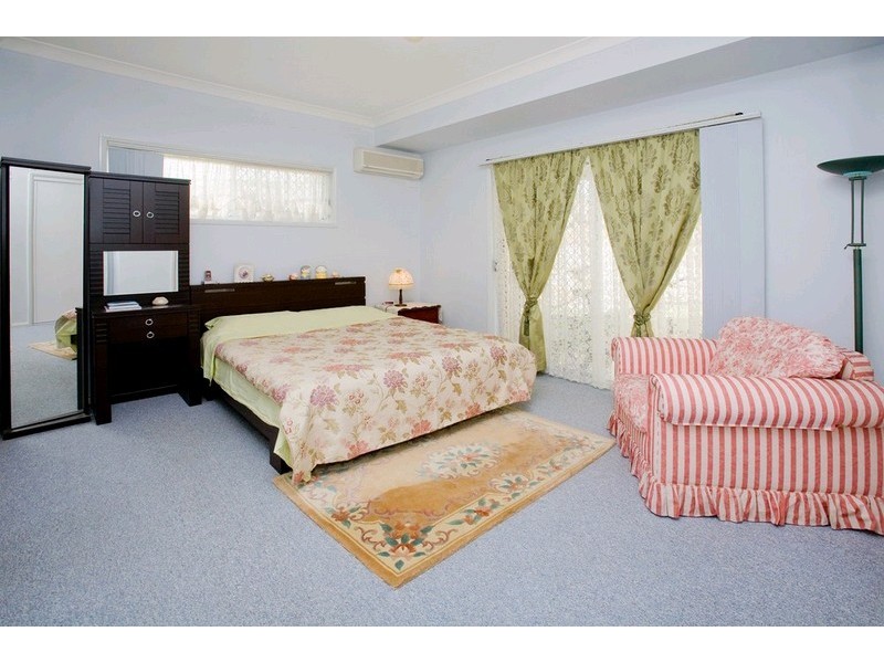 4 Brossard Court, Mansfield QLD 4122