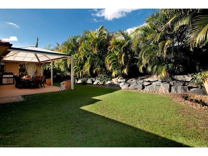 15 Oakley Street, Carindale QLD 4152