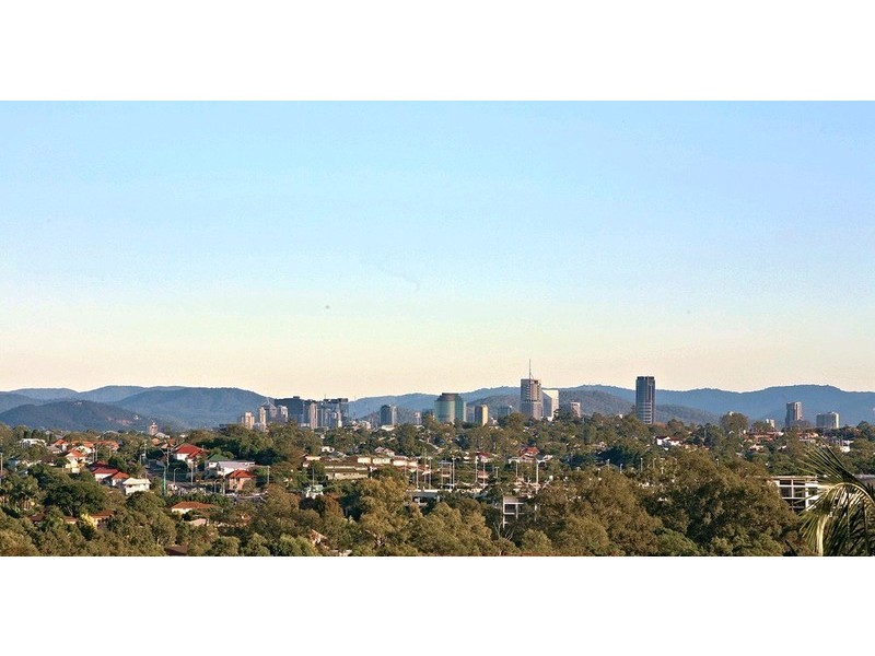 108 Kilmorey Street, Carindale QLD 4152