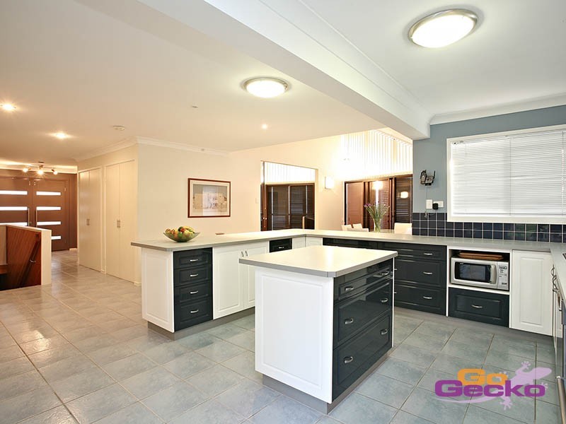 108 Kilmorey Street, Carindale QLD 4152