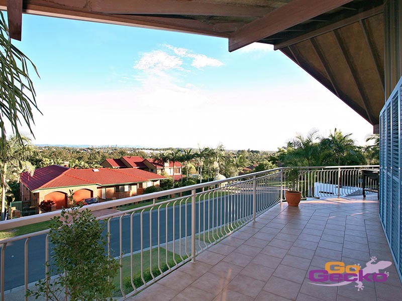 108 Kilmorey Street, Carindale QLD 4152