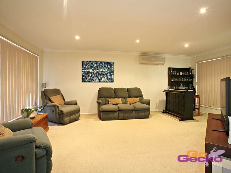 17 Romanette Street, Mansfield QLD 4122