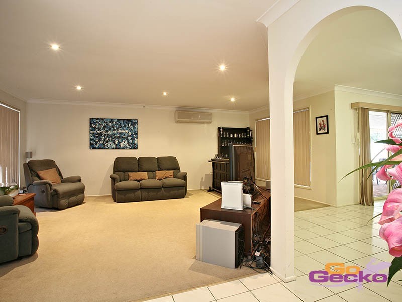 17 Romanette Street, Mansfield QLD 4122