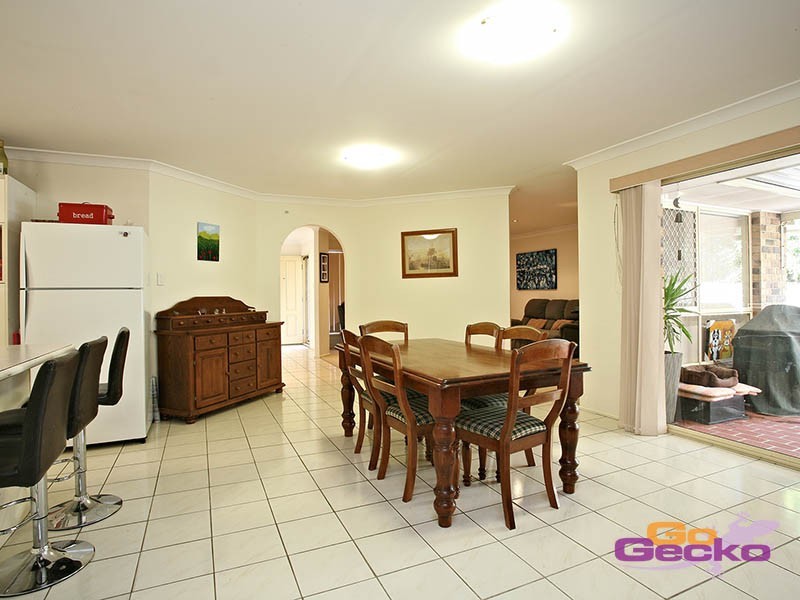 17 Romanette Street, Mansfield QLD 4122