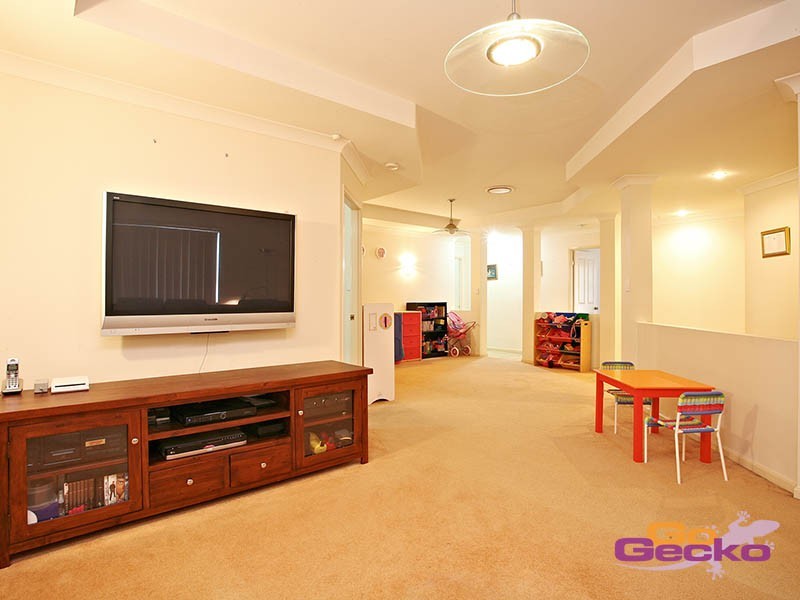 23 Alderbury Place, Carindale QLD 4152