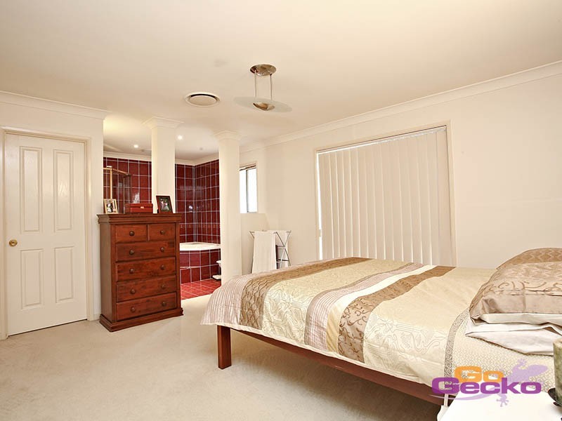 23 Alderbury Place, Carindale QLD 4152