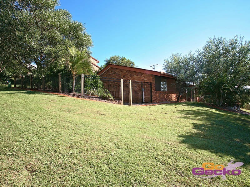 2 Hythe Street, Mansfield QLD 4122