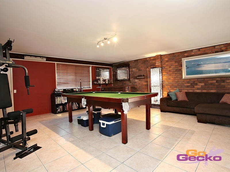 2 Hythe Street, Mansfield QLD 4122