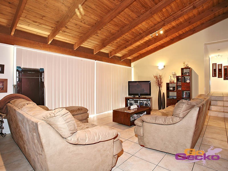 2 Hythe Street, Mansfield QLD 4122