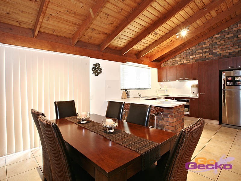 2 Hythe Street, Mansfield QLD 4122