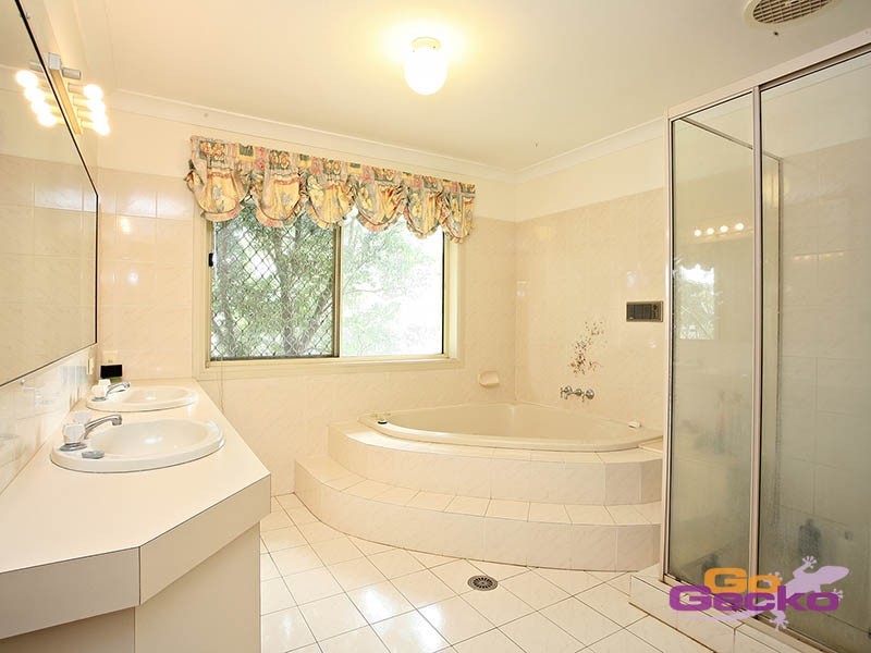 3 Jennings Court, Carindale QLD 4152