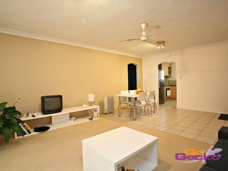 1/56 Kitchener Street, Coorparoo QLD 4151