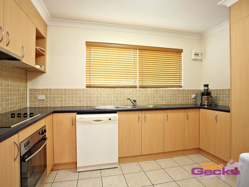 1/56 Kitchener Street, Coorparoo QLD 4151