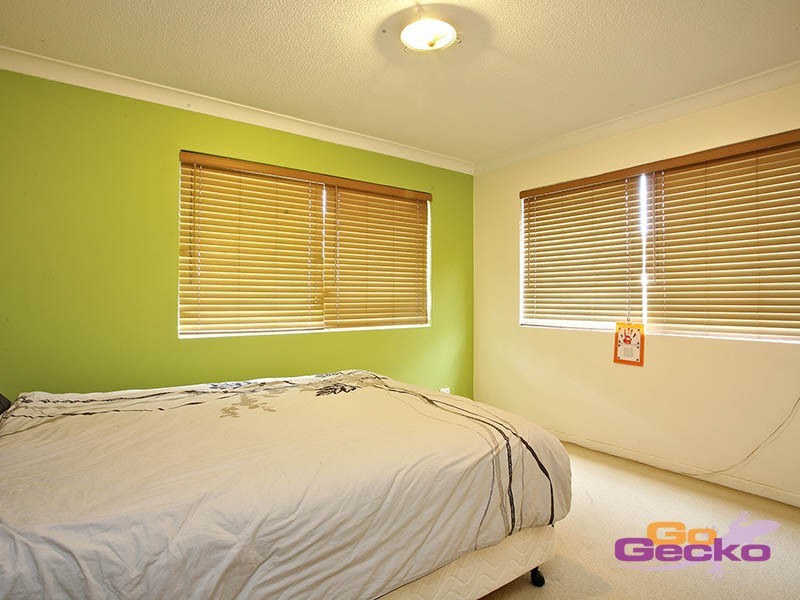 1/56 Kitchener Street, Coorparoo QLD 4151