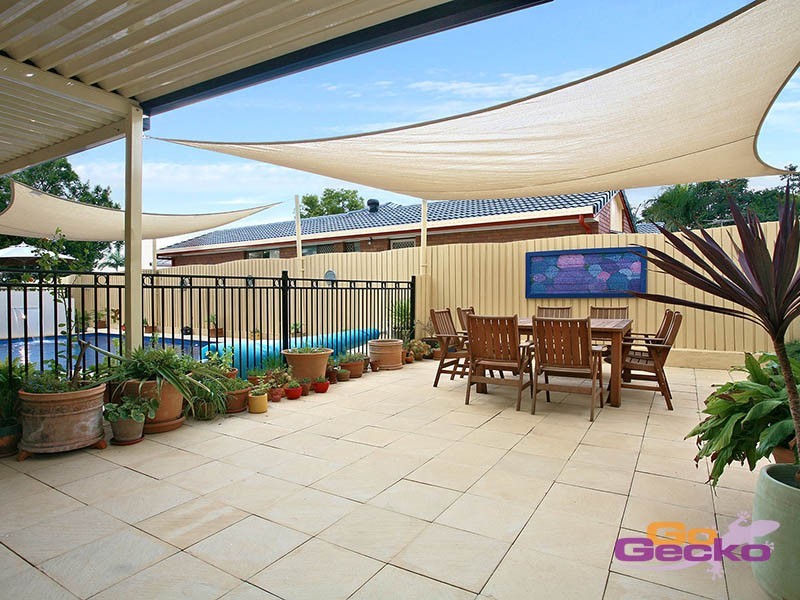 395 Winstanley Street, Carindale QLD 4152