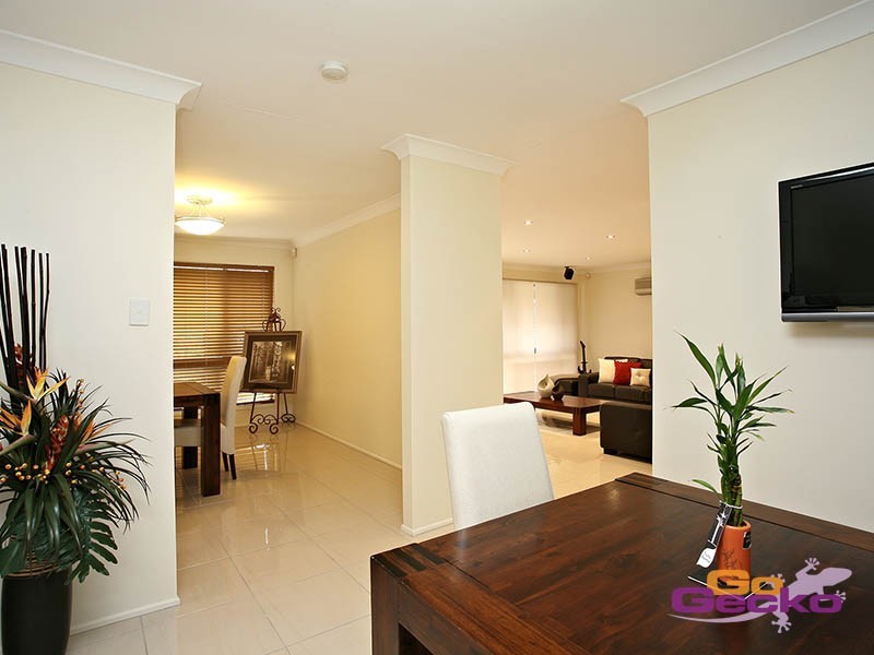 26 Donnington Street, Carindale QLD 4152