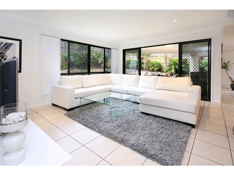 50 Kenilworth Place, Carindale QLD 4152