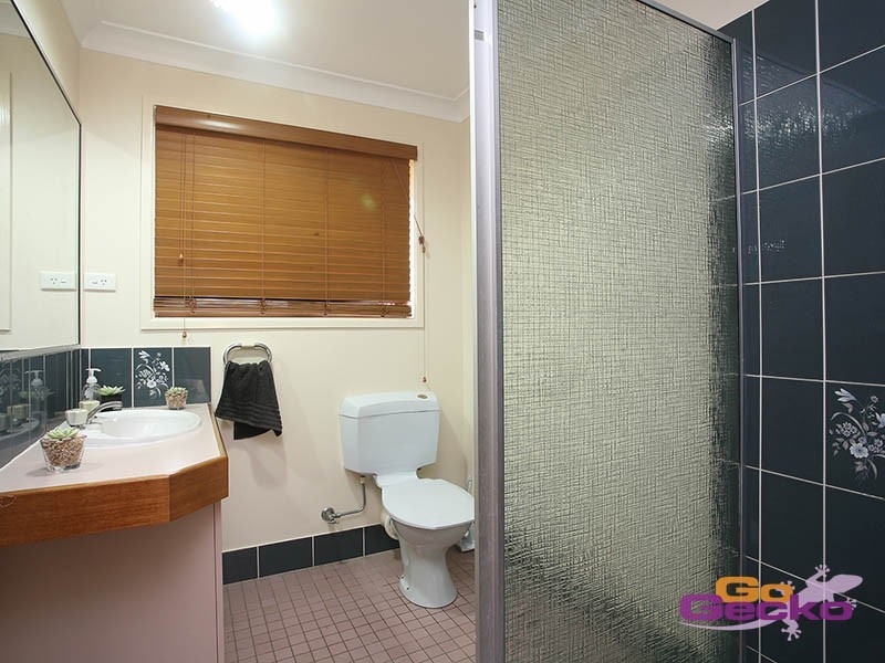 8 Stoddart Court, Carindale QLD 4152