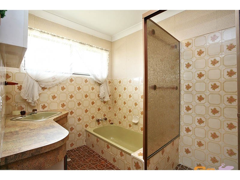 71 Meadowlands Road, Carindale QLD 4152