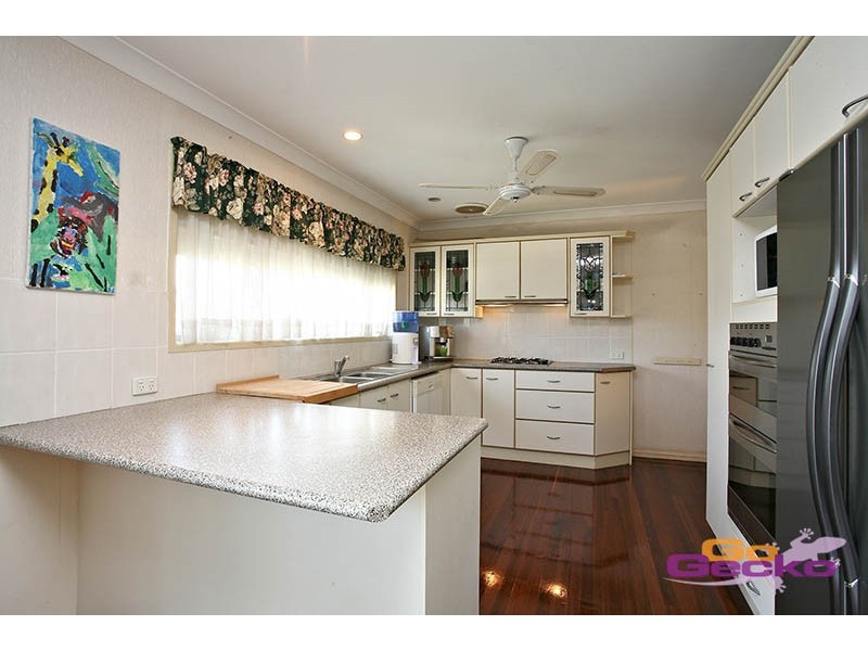 13 Morialta Street, Mansfield QLD 4122