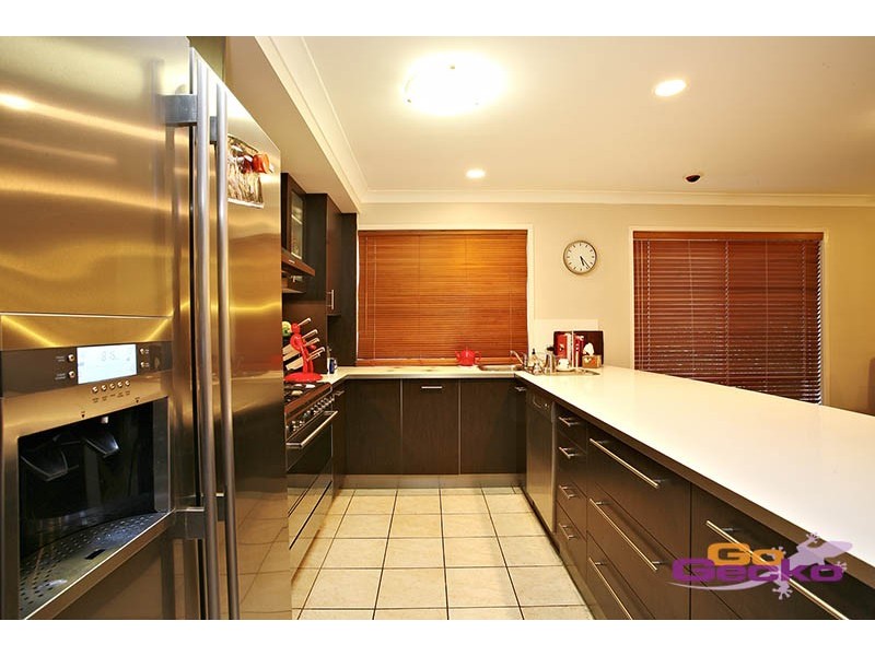 37 Clearmount Crescent, Carindale QLD 4152