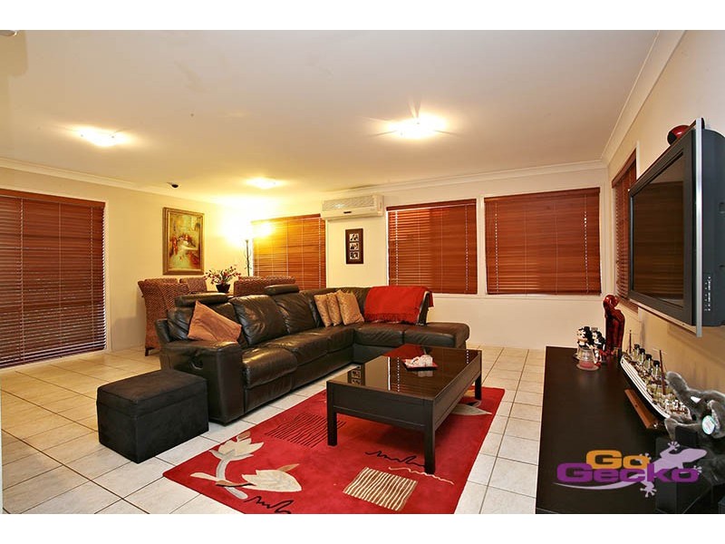 37 Clearmount Crescent, Carindale QLD 4152