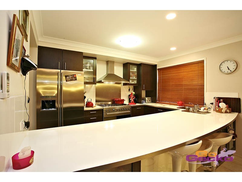 37 Clearmount Crescent, Carindale QLD 4152