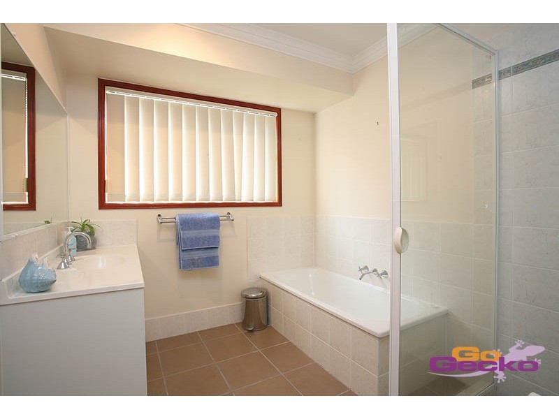 31 Kirra Place, Carindale QLD 4152