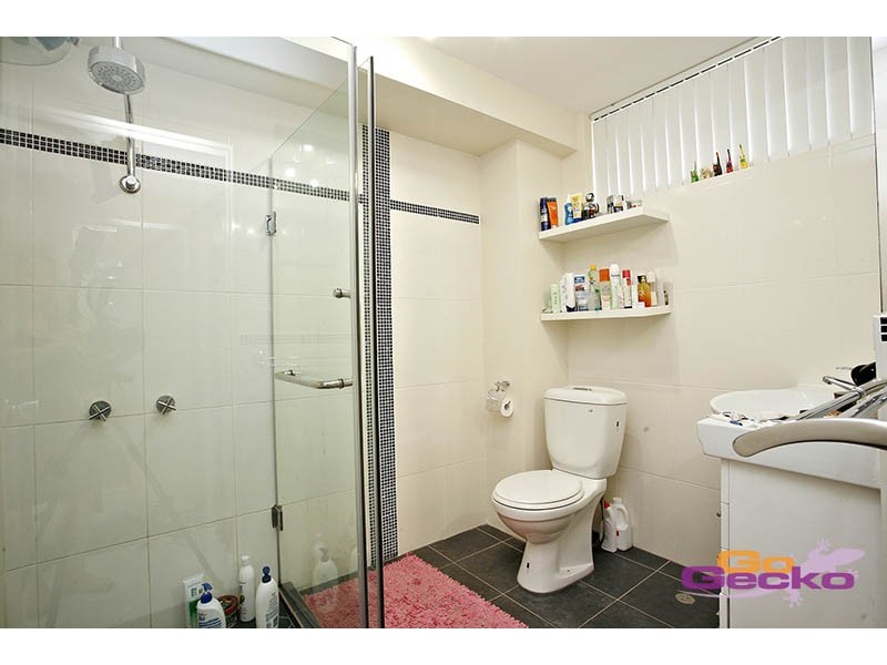 1/29 Lilly Street, Greenslopes QLD 4120