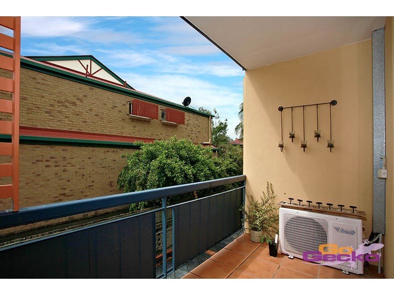 1/29 Lilly Street, Greenslopes QLD 4120