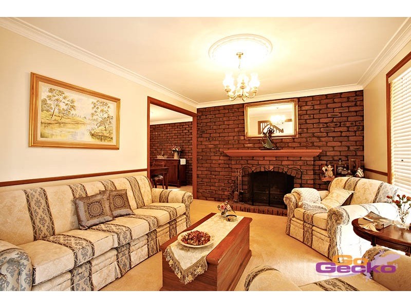 16 Kuhler Court, Carindale QLD 4152