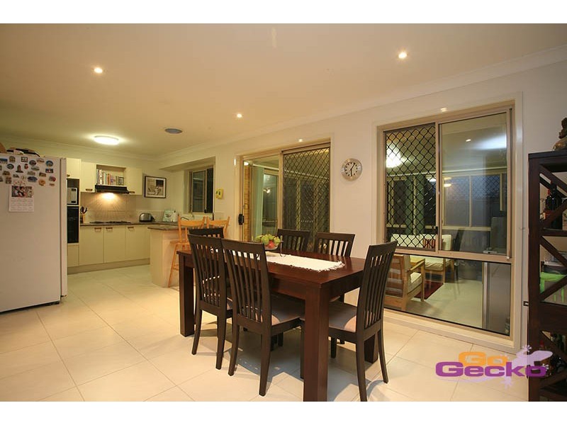 12 Bloomfield Place, Carina QLD 4152