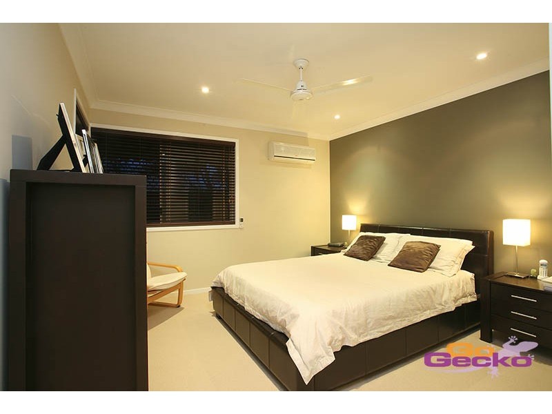 12 Bloomfield Place, Carina QLD 4152