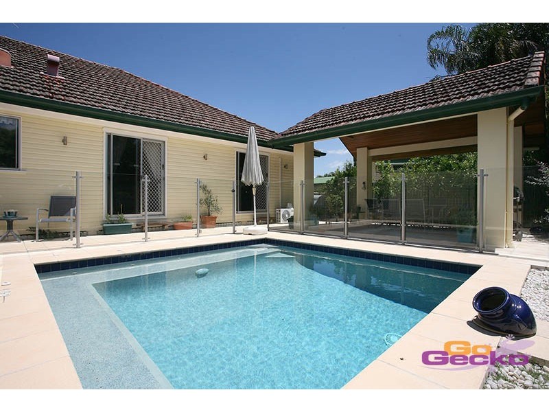 8 Meteor Street, Coorparoo QLD 4151