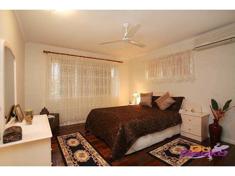 5 Eynsford Street, Carindale QLD 4152