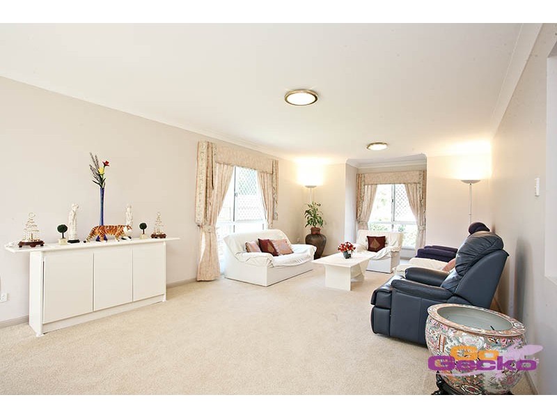 7 Newbury Place, Carindale QLD 4152