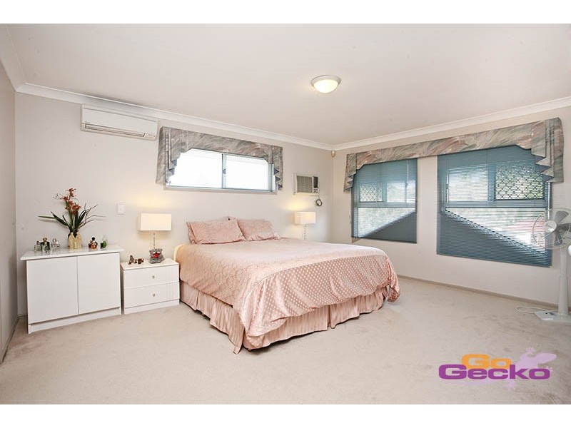 7 Newbury Place, Carindale QLD 4152