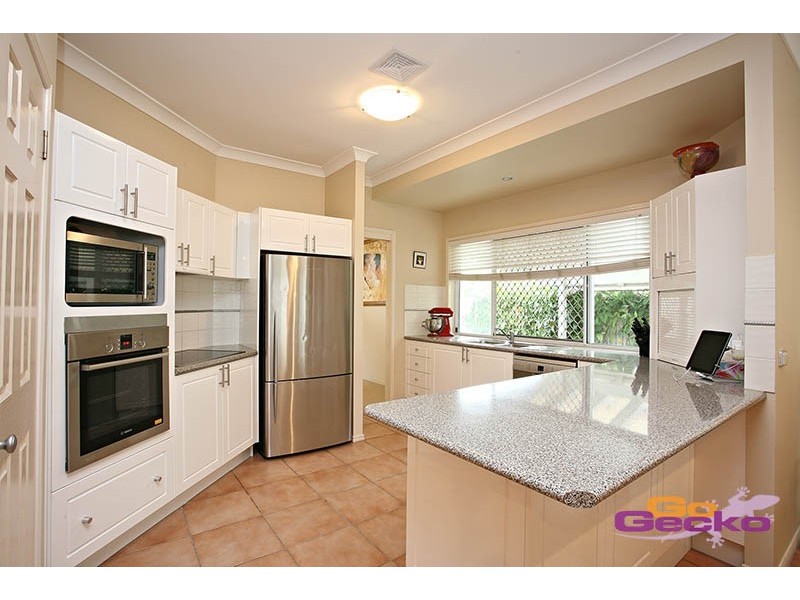 122 Cribb Road, Carindale QLD 4152