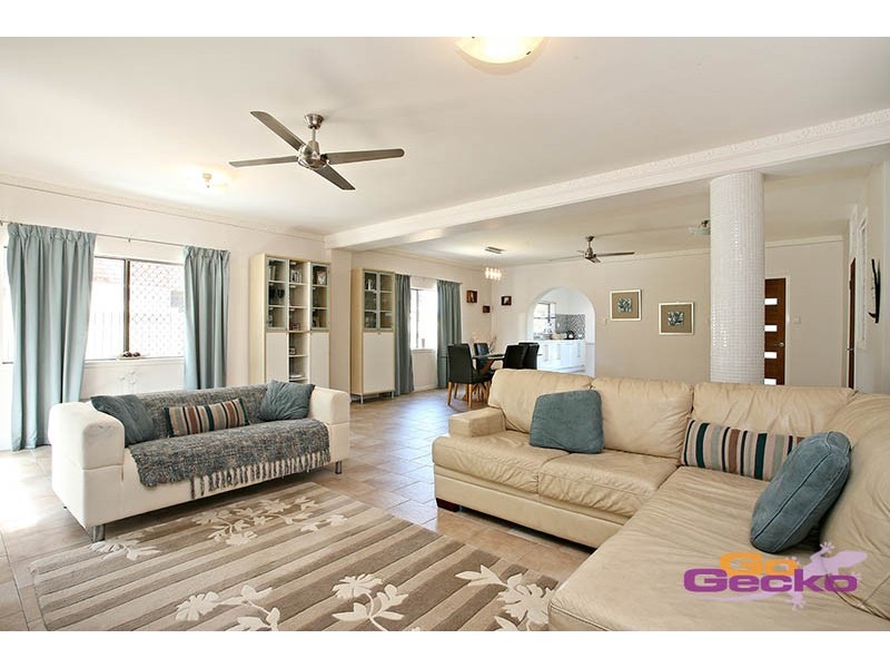 30 Bridgnorth Street, Carindale QLD 4152