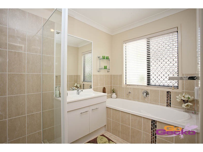 33 Buzacott Street, Carina Heights QLD 4152