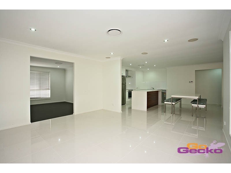 47 Cribb Road, Carindale QLD 4152