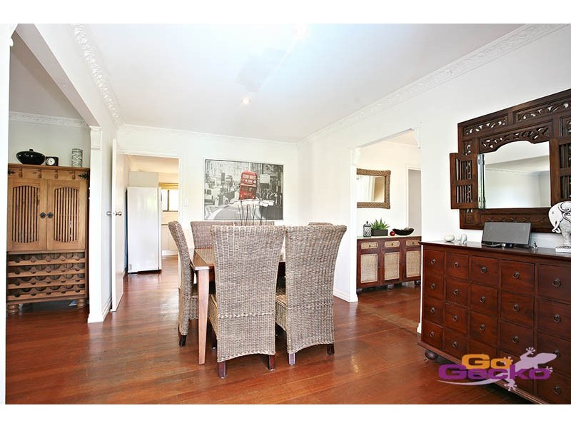 18 Majura Street, Belmont QLD 4153