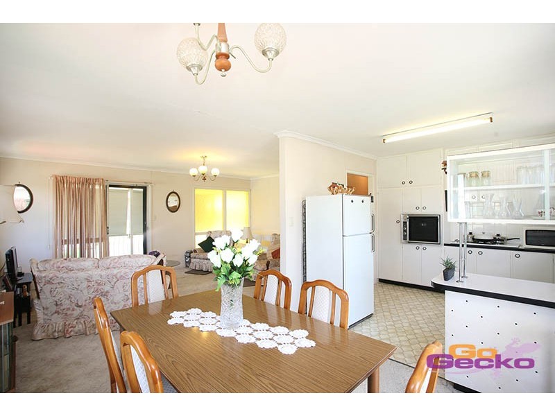 15 Honeysuckle Street, Mansfield QLD 4122