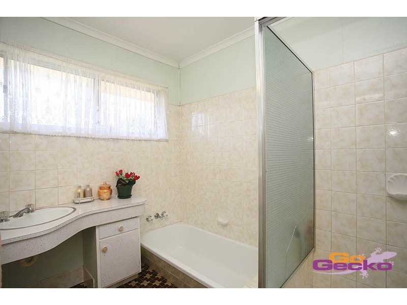 15 Honeysuckle Street, Mansfield QLD 4122