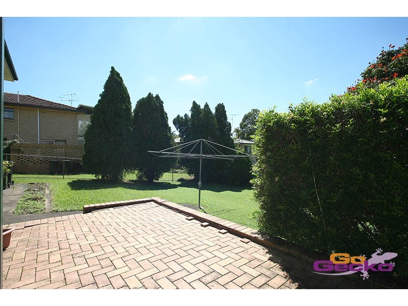 15 Honeysuckle Street, Mansfield QLD 4122