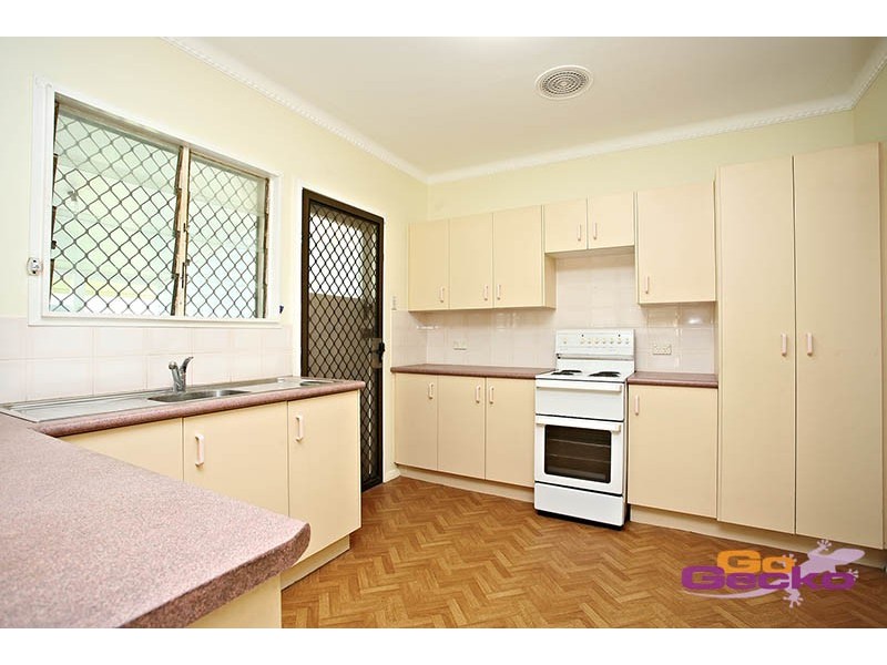 6 Bineen Street, Carina QLD 4152